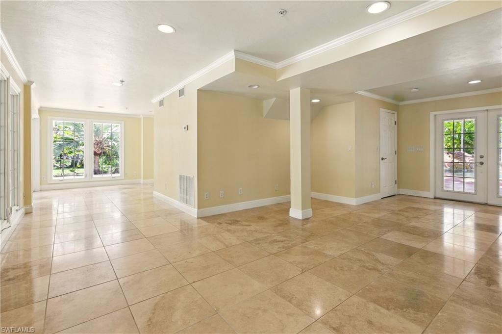 Empty room, Interior, Recessed Lighting
