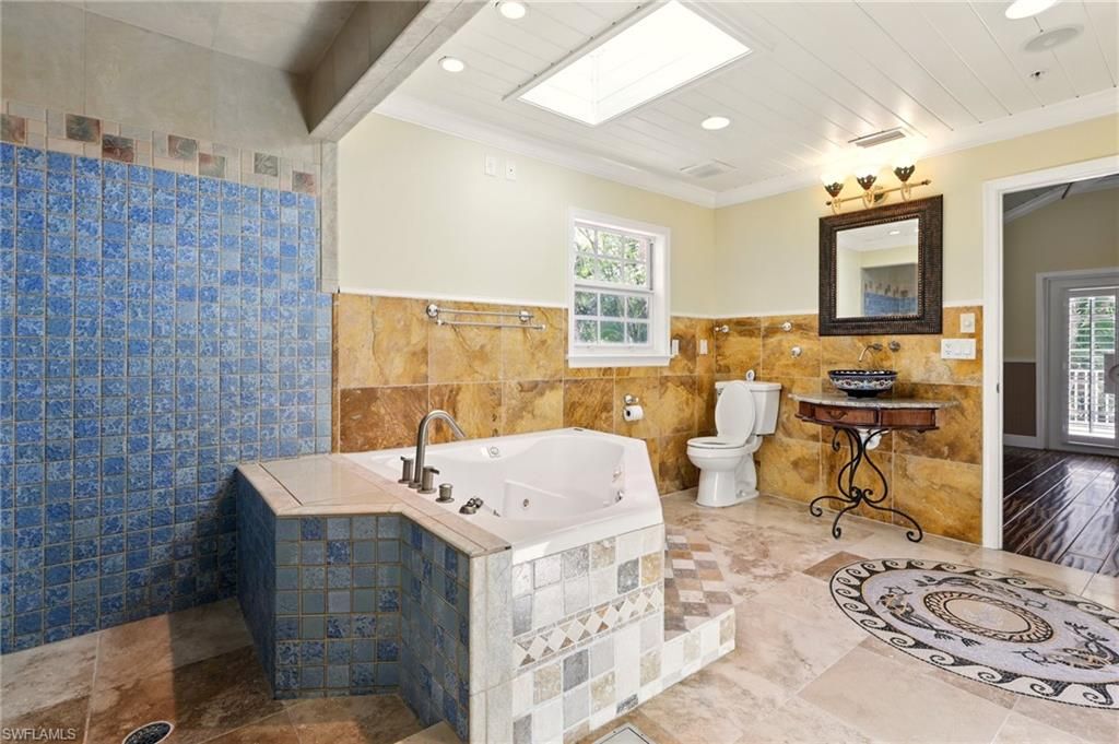Bathroom, Interior, Recessed Lighting