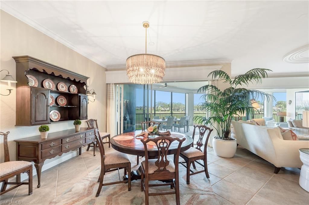 Chandelier, Dining room, Interior, Living room