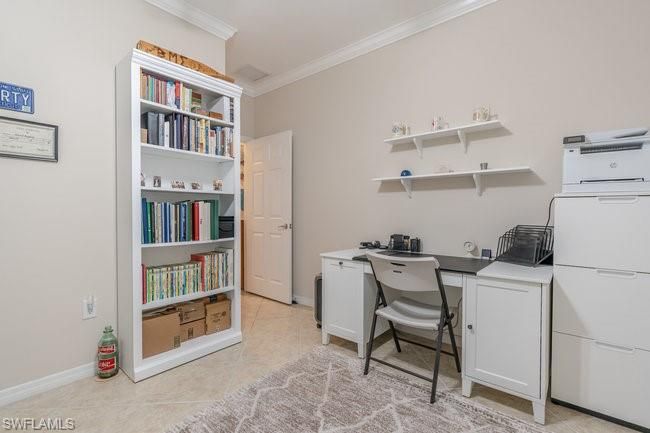 Home Office, Interior