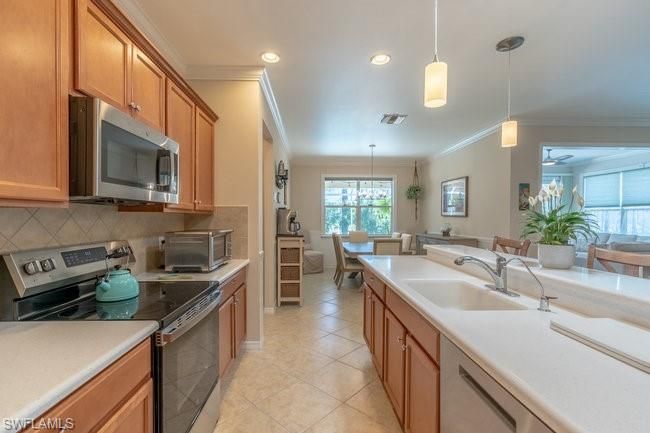 Dining room, Interior, Kitchen, Pendant Lights, Recessed Lighting