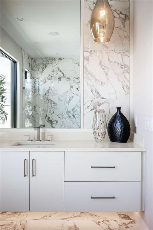 Bathroom, Interior, Marble Walls, Recessed Lighting