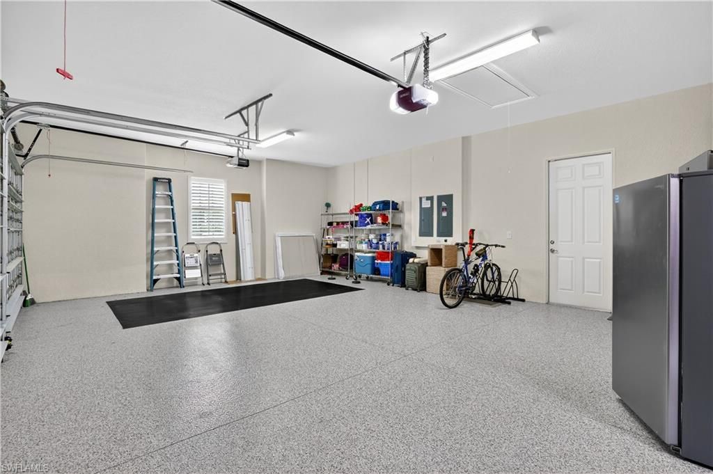 Garage, Interior