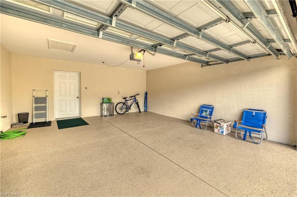 Garage, Interior