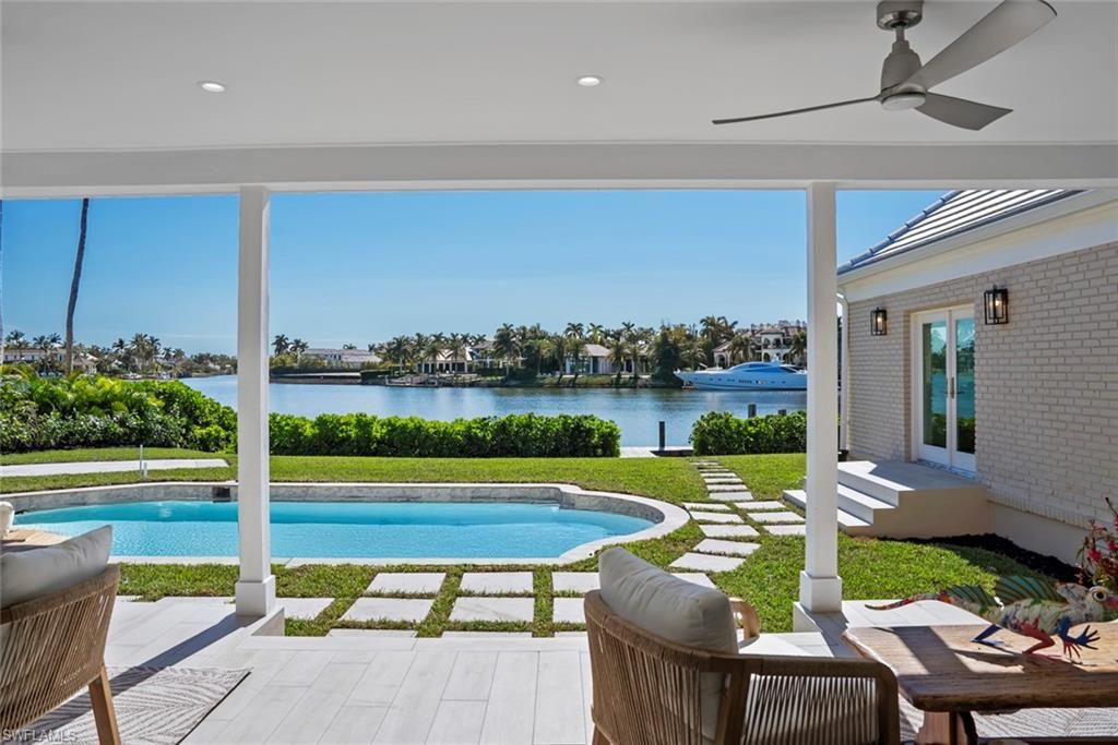 Exterior, Pool, Water