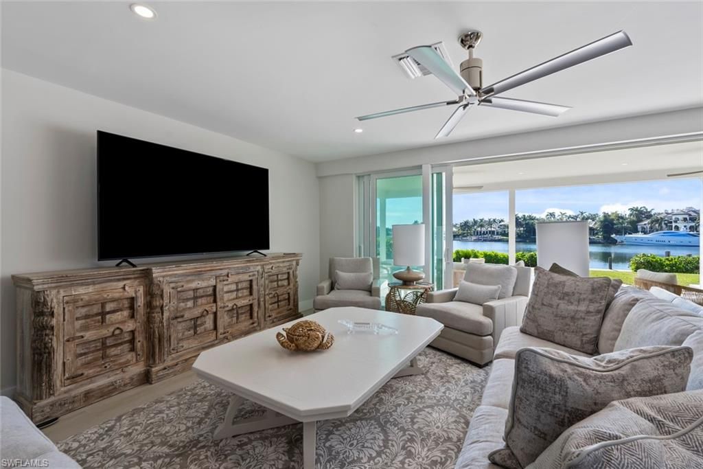 Interior, Living room, Recessed Lighting, Water