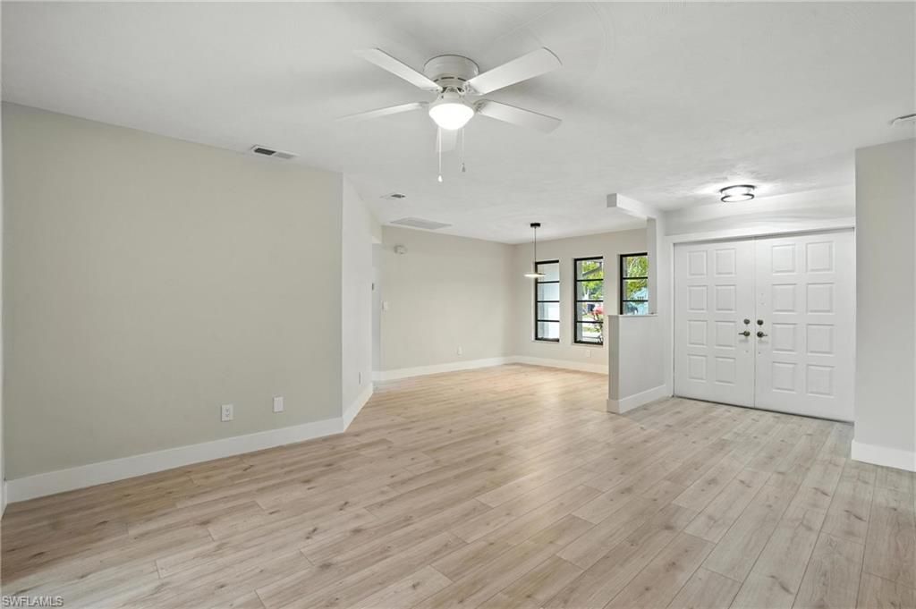 Empty room, Interior, Pendant Lights, Wood Texture Flooring