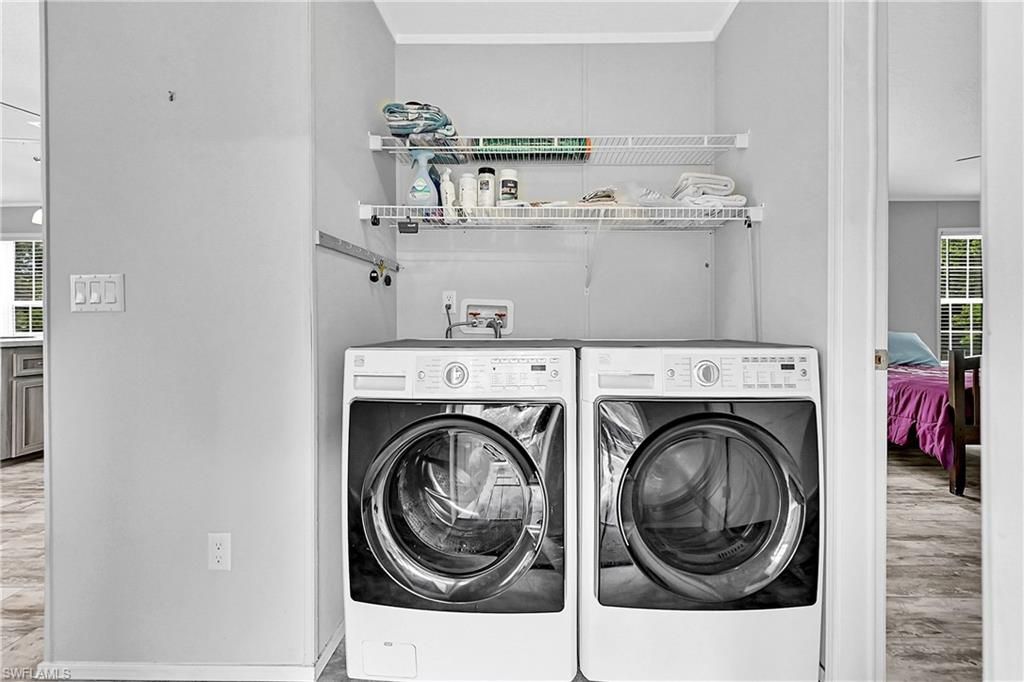 Interior, Utility Closets, Washer, Wood Texture Flooring