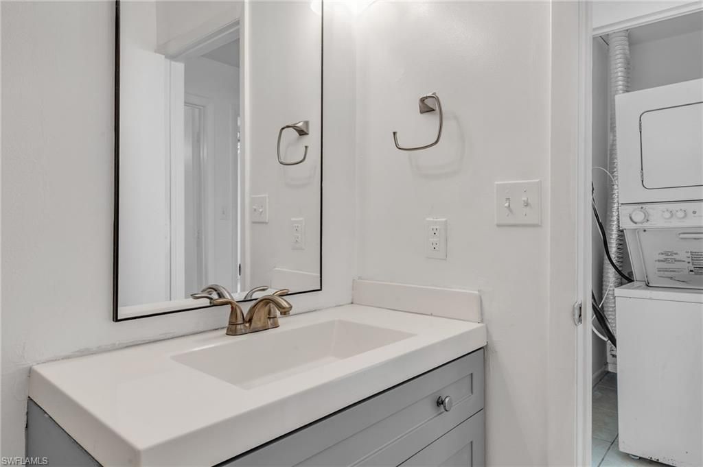 Bathroom, Interior, Utility Closets, Washer
