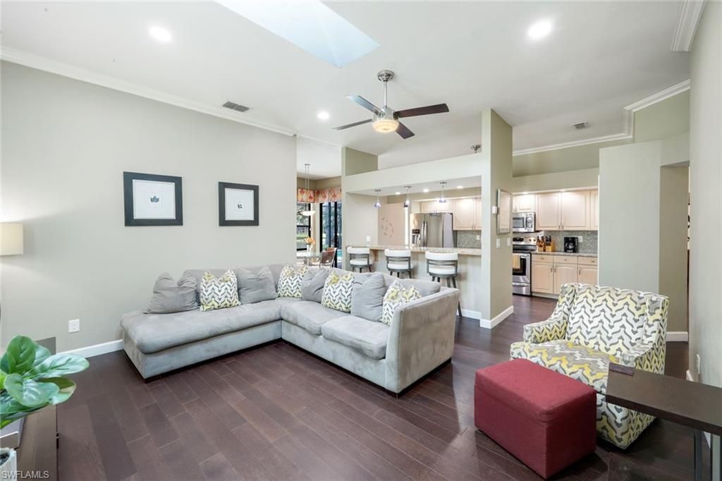 Interior, Kitchen, Living room, Pendant Lights, Recessed Lighting, Stainless Steel Appliances, Wood Texture Flooring