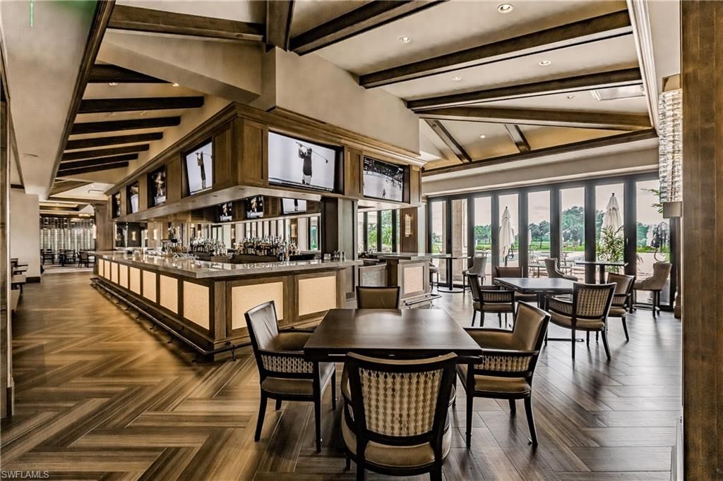 Dining room, Interior, Recessed Lighting, Wooden Beams, Wood Texture Flooring
