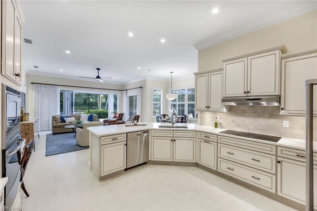 Interior, Kitchen, Living room, Pendant Lights, Recessed Lighting, Stainless Steel Appliances