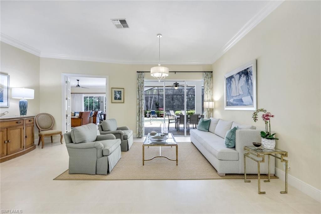 Dining room, Interior, Living room, Pendant Lights