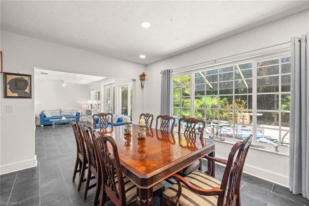 Dining room, Interior, Recessed Lighting