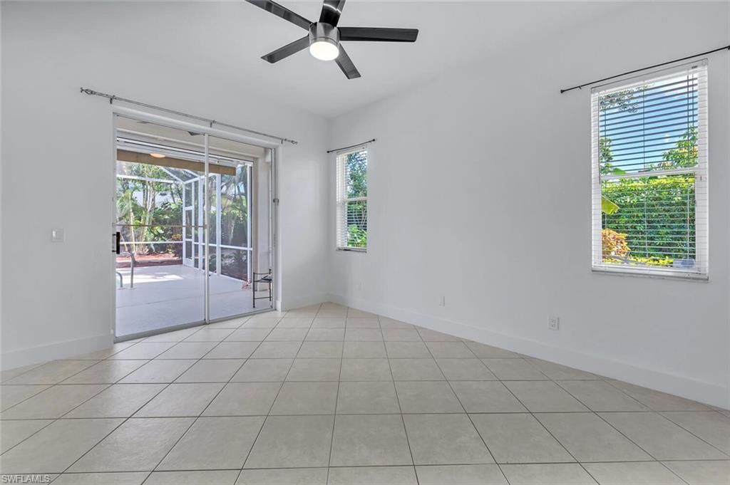 Empty room, Interior