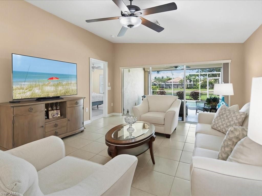Interior, Living room, Water