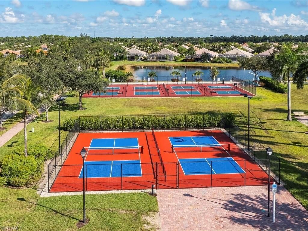 Exterior, Tennis Courts