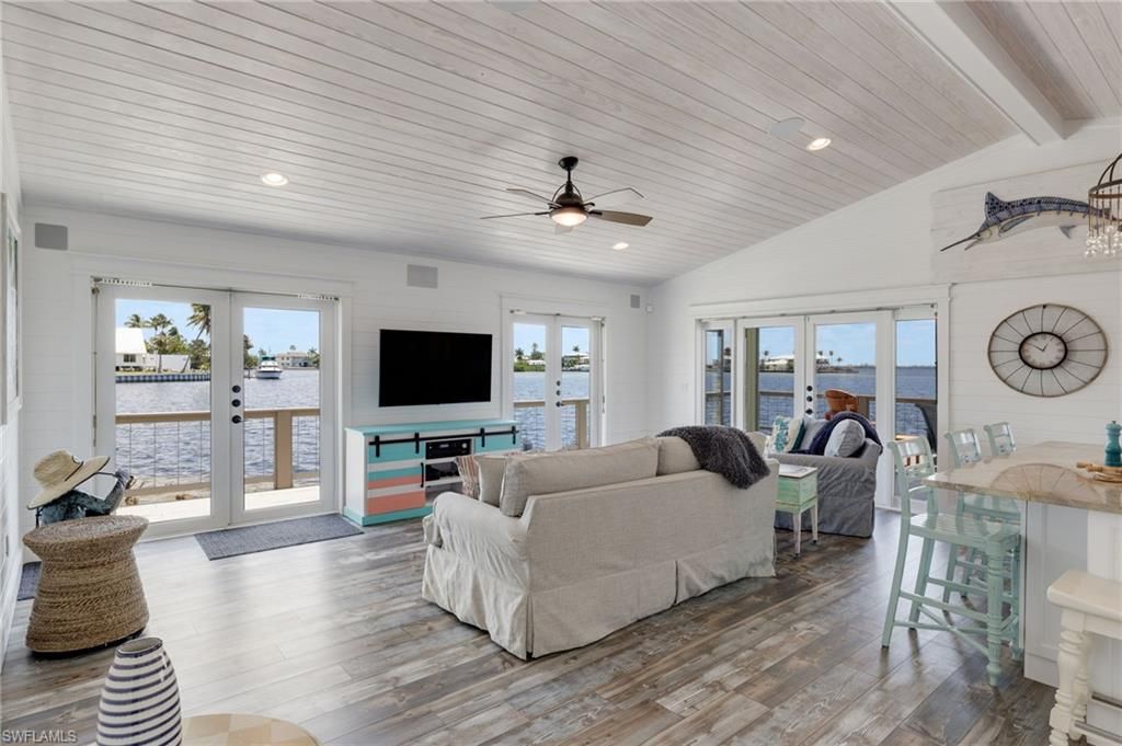 Interior, Living room, Recessed Lighting, Water, Wood Texture Flooring