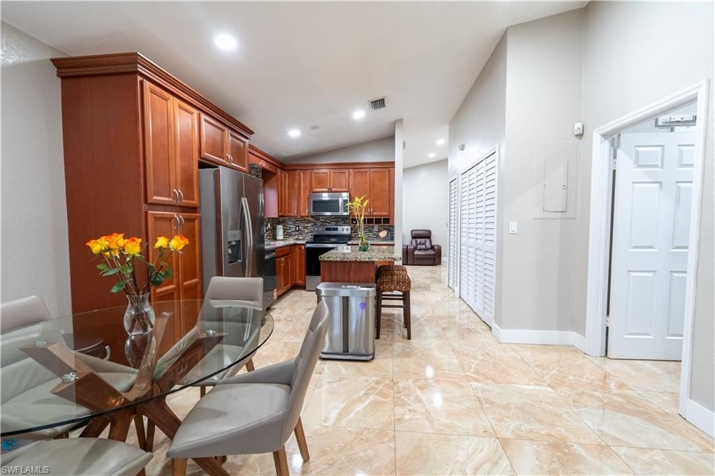 Dining room, Interior, Kitchen, Recessed Lighting, Stainless Steel Appliances