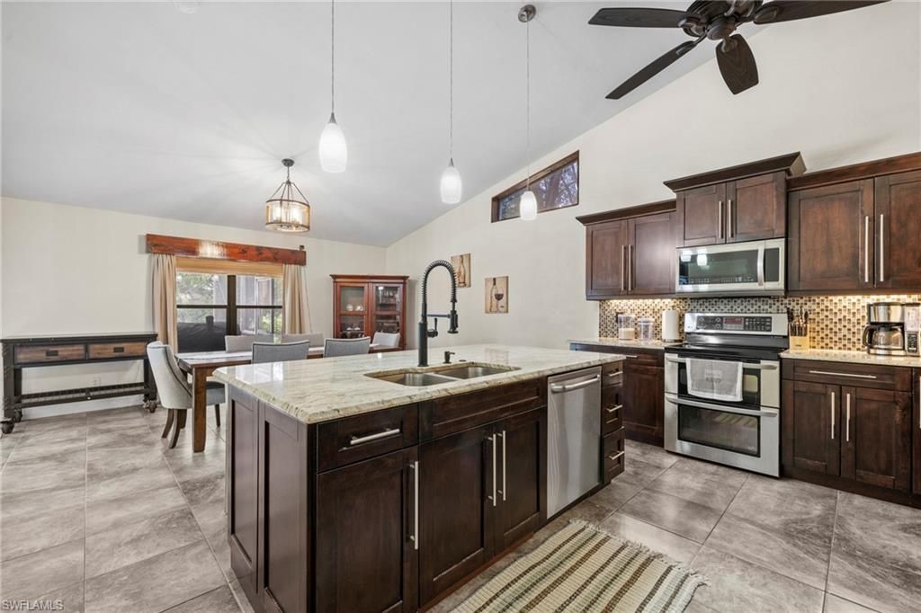 Dining room, Interior, Kitchen, Pendant Lights, Stainless Steel Appliances