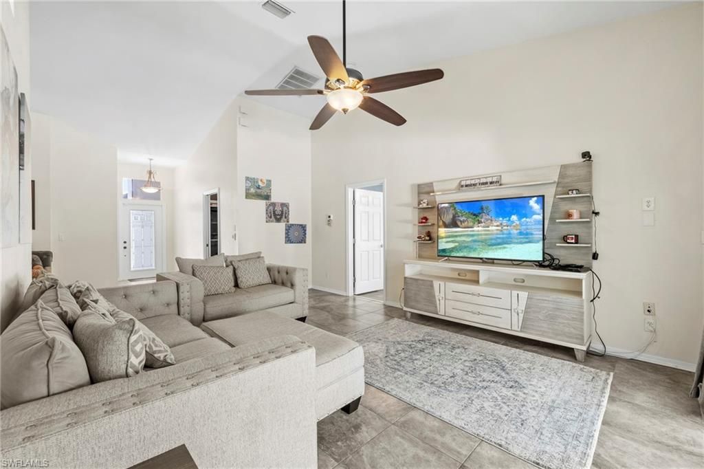 Interior, Living room, Pendant Lights