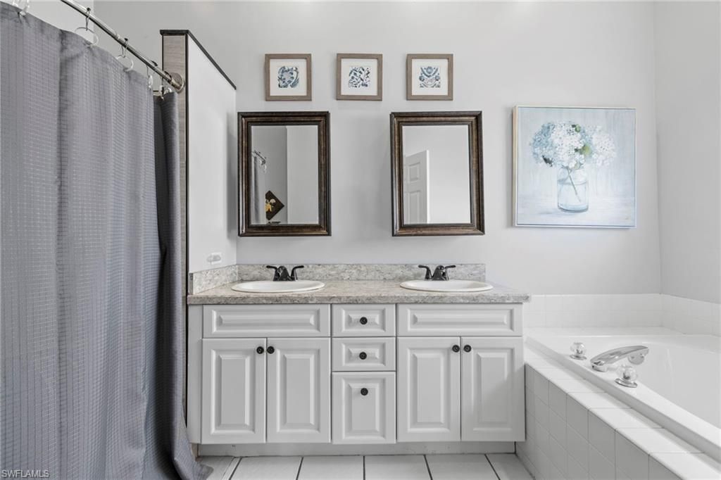 Bathroom, Dual Sink Vanities, Interior