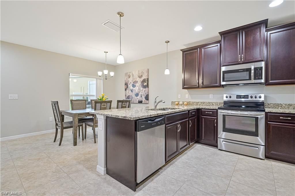 Dining room, Interior, Kitchen, Pendant Lights, Recessed Lighting, Stainless Steel Appliances
