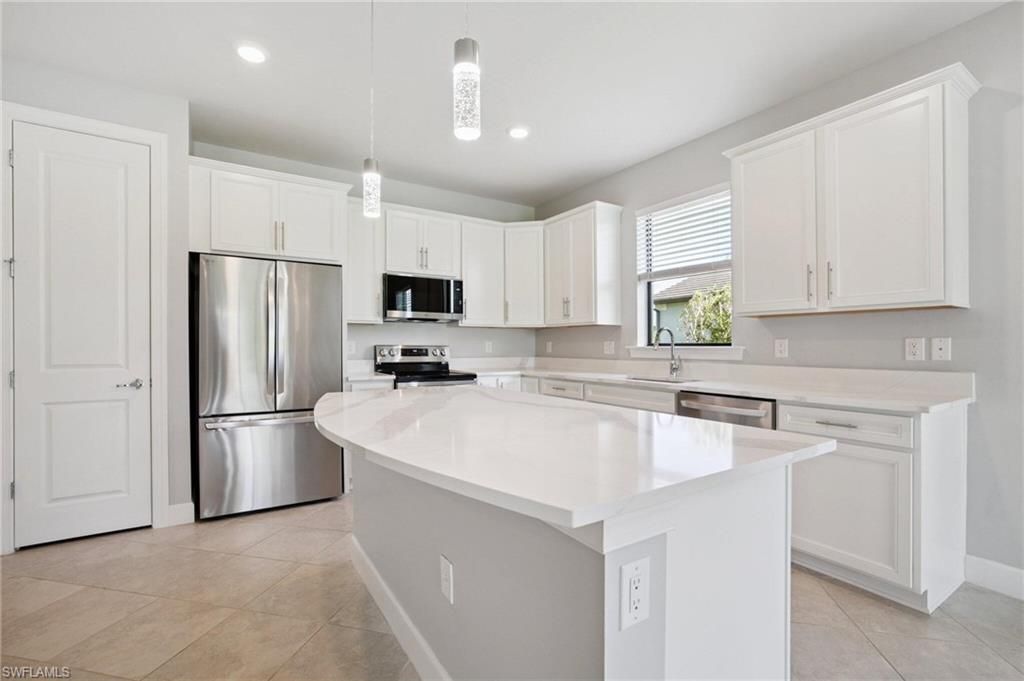 Interior, Kitchen, Pendant Lights, Recessed Lighting, Stainless Steel Appliances