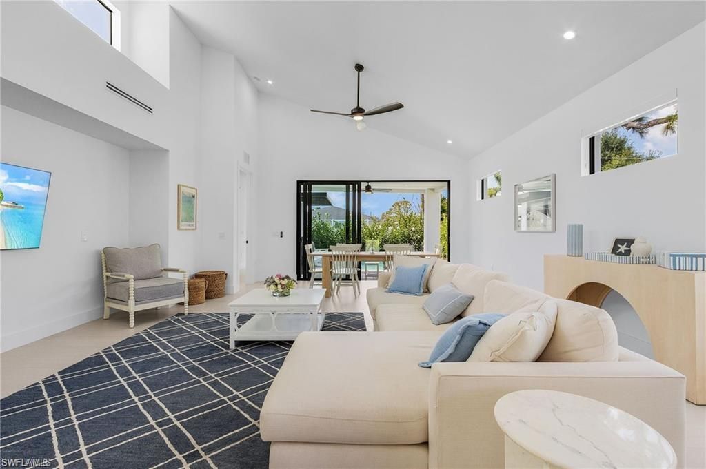 Dining room, Interior, Living room, Recessed Lighting