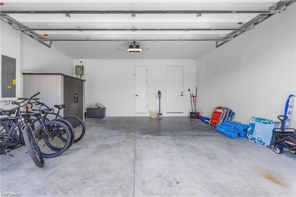 Garage, Interior