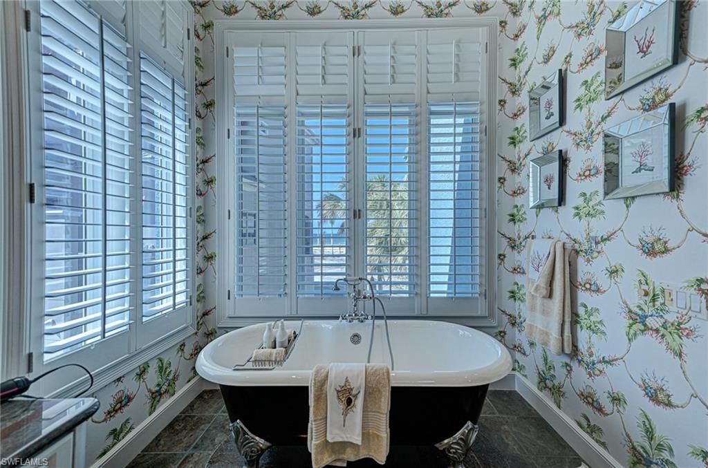 Bathroom, Free Standing Baths, Interior