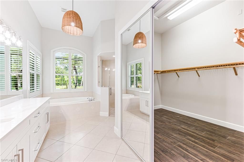Bathroom, Interior, Pendant Lights, Wood Texture Flooring