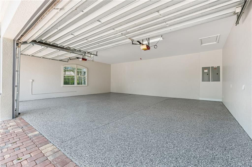 Garage, Interior