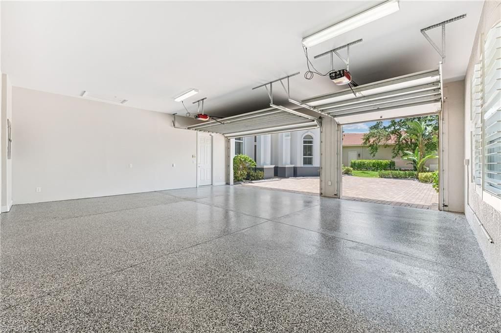 Garage, Interior