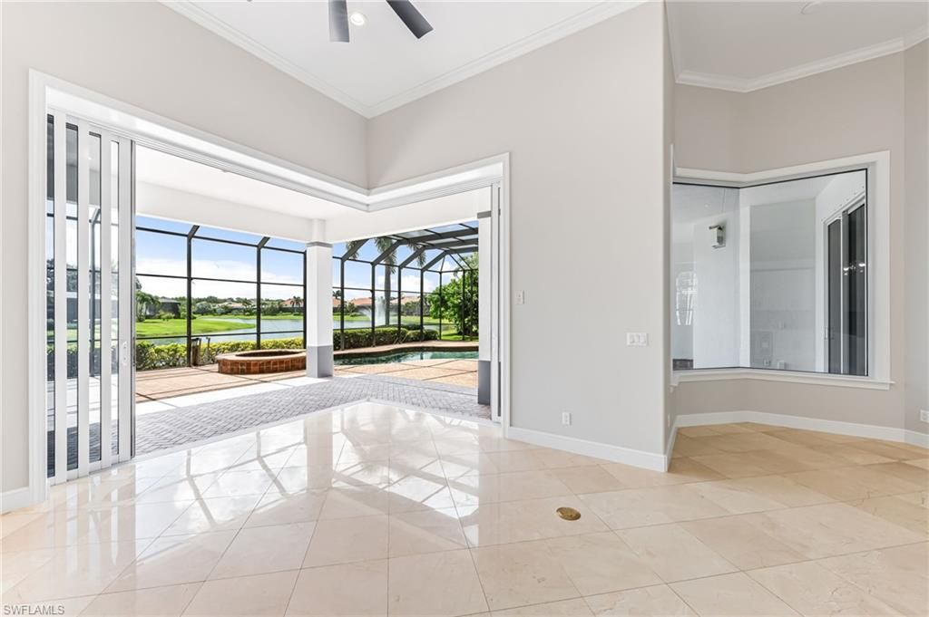 Interior, Sun Room, Water