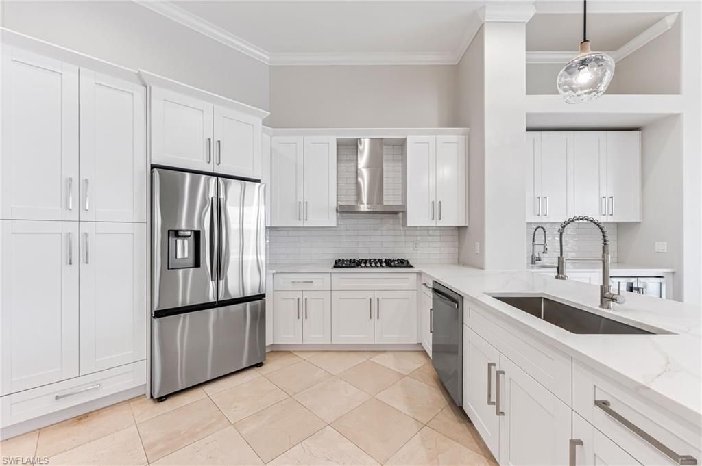 Interior, Kitchen, Pendant Lights, Stainless Steel Appliances