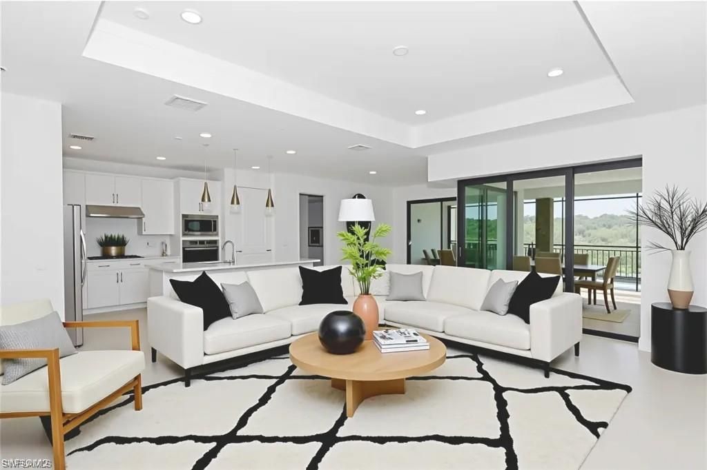 Dining room, Interior, Kitchen, Living room, Pendant Lights, Recessed Lighting, Stainless Steel Appliances