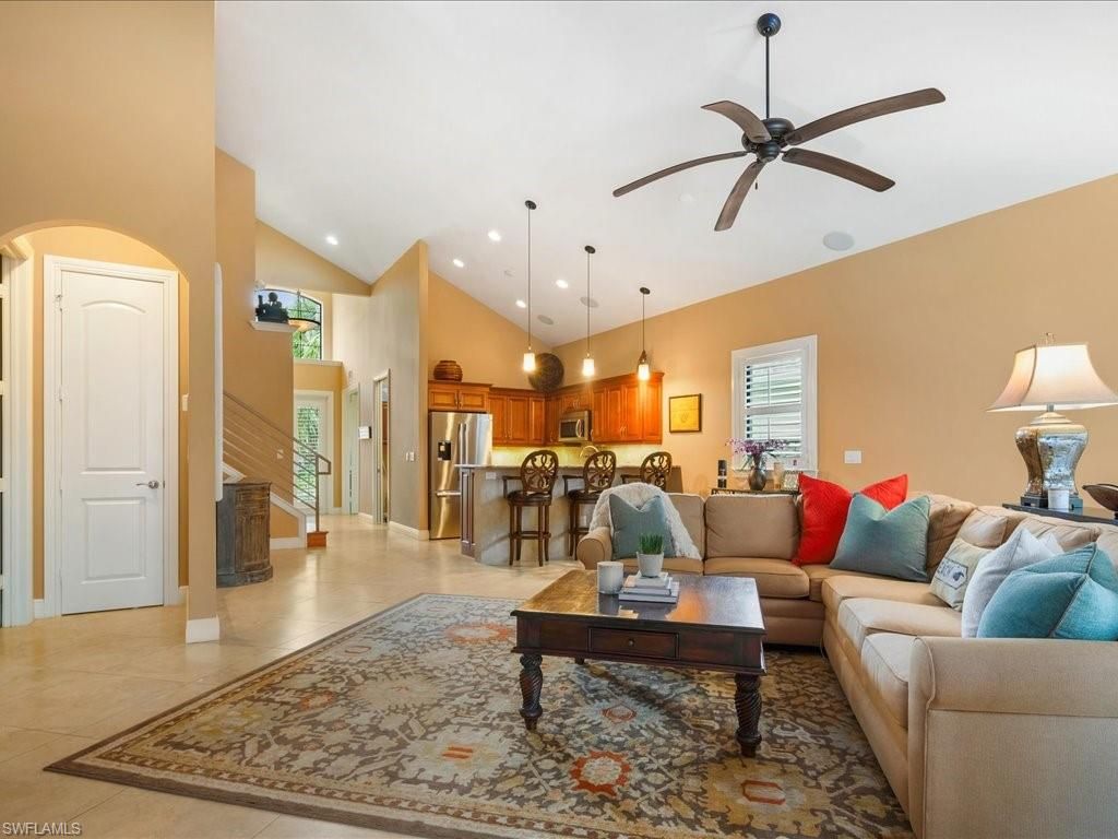 Interior, Kitchen, Living room, Pendant Lights, Recessed Lighting, Stainless Steel Appliances
