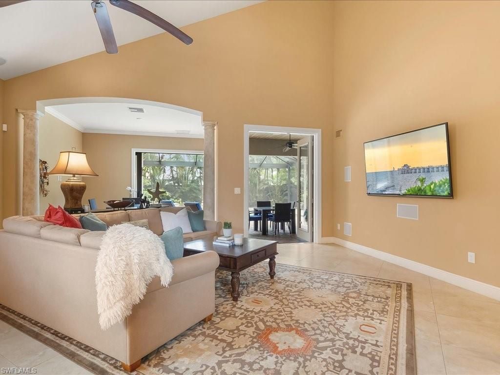 Dining room, Interior, Living room, Recessed Lighting, Wooden Beams
