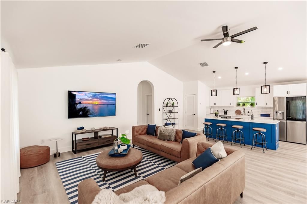 Interior, Kitchen, Living room, Pendant Lights, Recessed Lighting, Stainless Steel Appliances, Wood Texture Flooring