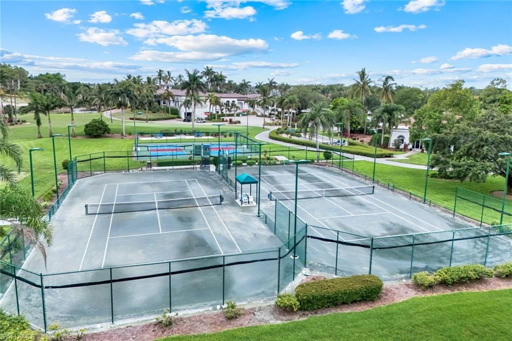 Exterior, Tennis Courts