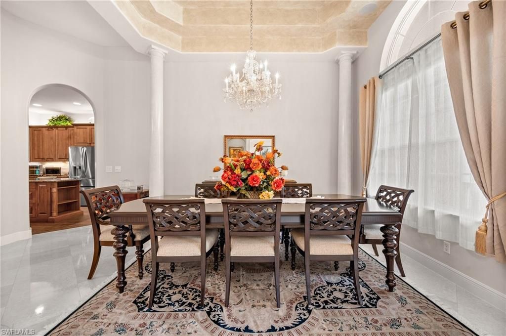 Chandelier, Dining room, Interior, Kitchen, Stainless Steel Appliances