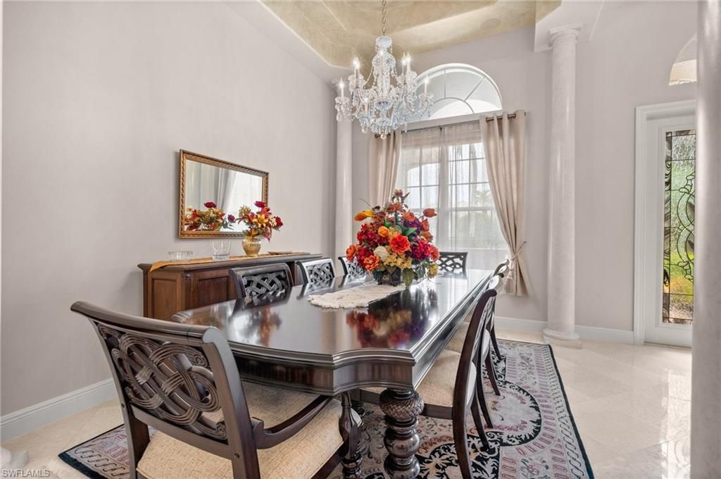 Chandelier, Dining room, Interior