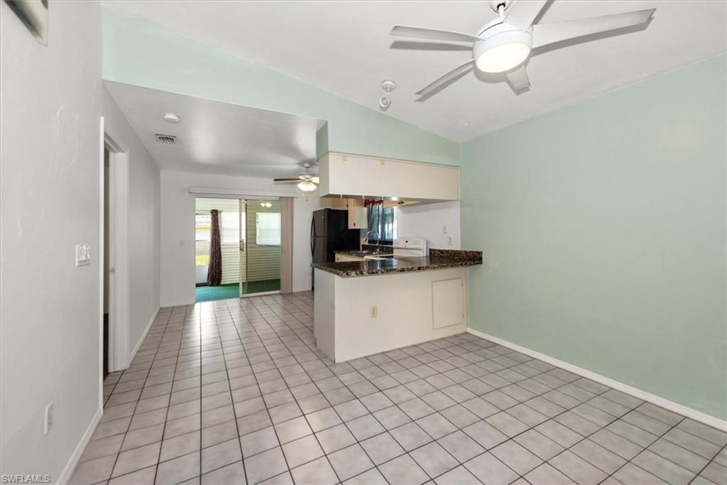 Empty room, Interior, Kitchen