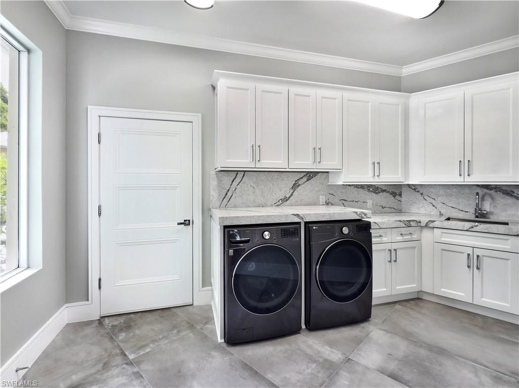 Interior, Marble Walls, Washer