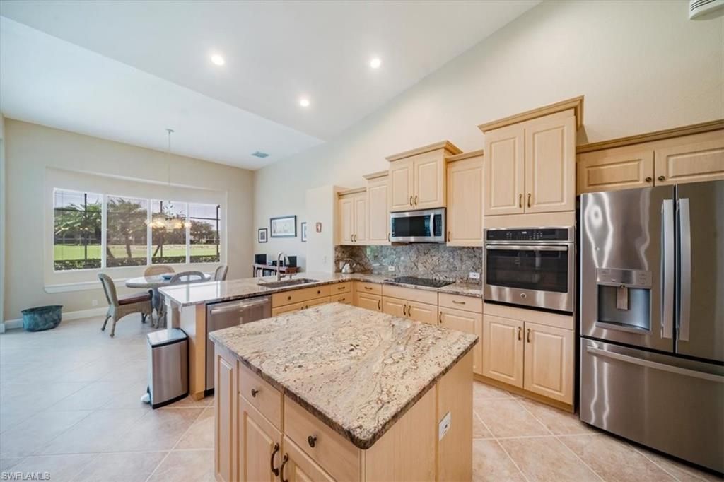 Dining room, Interior, Kitchen, Pendant Lights, Recessed Lighting, Stainless Steel Appliances