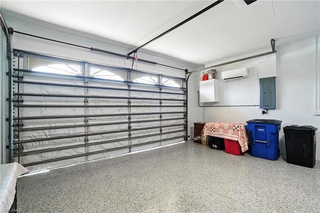 Garage, Interior