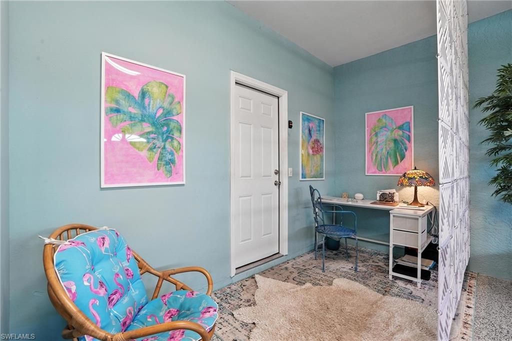 Home Office, Interior