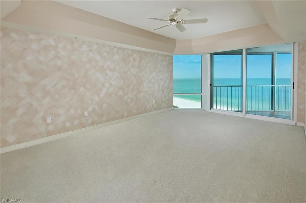 Empty room, Interior, Water