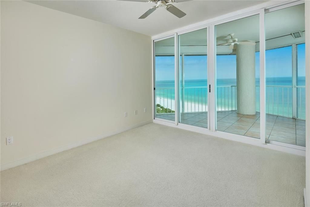 Empty room, Interior, Water